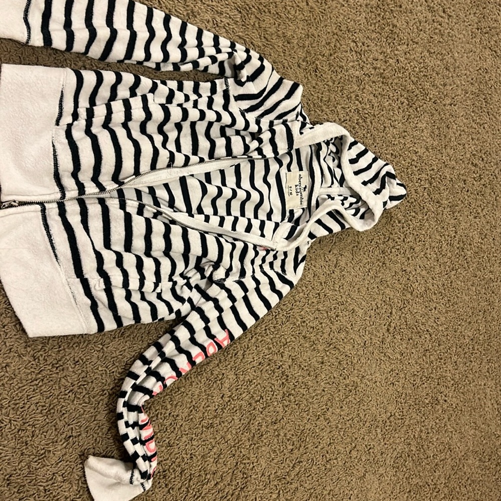 Abercrombie kid’s sweatshirt kids 9/10